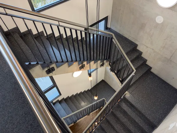 Meeting-Bereich im KI-Zentrum